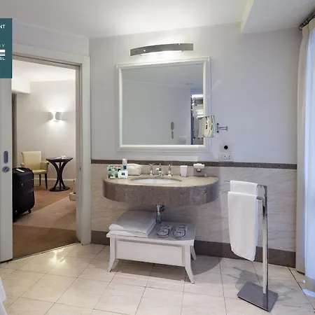 Maison | Esperienze 4* מילאנו