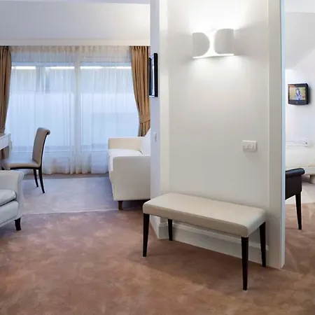 מלון Maison | Esperienze